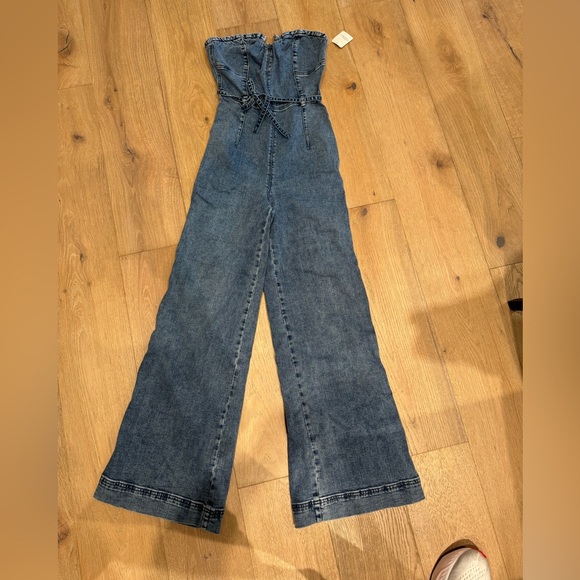 Free People NWT CRVY Femme Fatale One Piece Denim Jumpsuit - Size 6 🌷🌼 - Picture 3 of 9